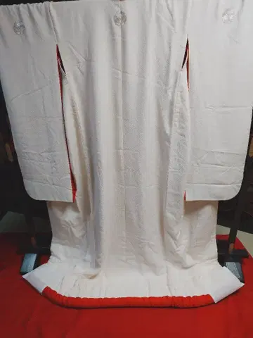 시로무쿠 홍우리, 꽃 문양 소녀의 기도