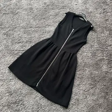 폭시 40 블랙 프론트 지퍼 니트 원피스
