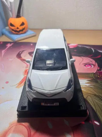 화이트 1:32 스케일 미니카 PRIUSV