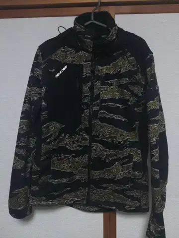 워크맨 필드코어 타이거 스트라이프