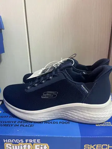 Skechers Swift Fit 네이비 스니커즈