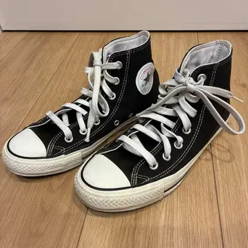 Converse 블랙 하이컷 스니커즈