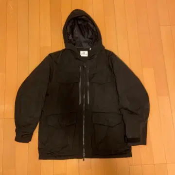 UNIQLO 화이트 마운티니어링 다운 자켓 S