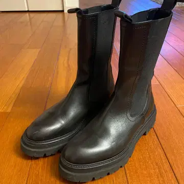 사이드 고어 블랙 가죽 부츠