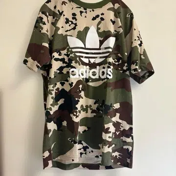 adidas 카모 무늬 T셔츠 카모플라쥬 트레포일 로고 아디다스