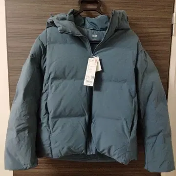 유니클로 심리스 다운 후드티 M 사이즈 여성용