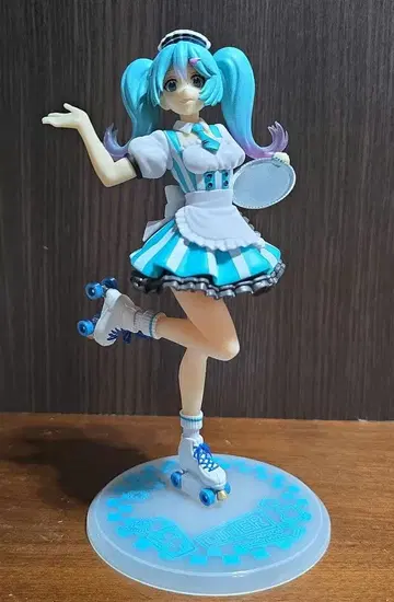 하츠네 미쿠 카페 메이드 버전 피규어