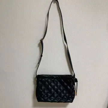 A.P.C 퀼팅 숄더백