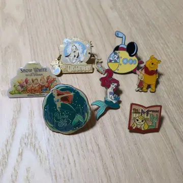 디즈니 핀 배지 8개 세트