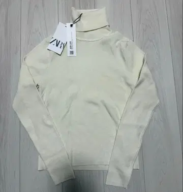 ZARA 터틀넥 니트 크림 XL