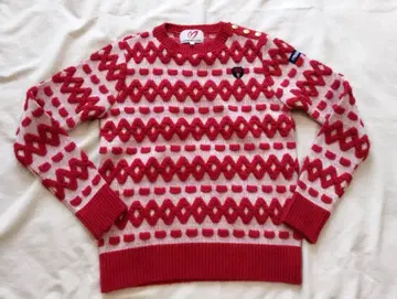 Master Bunny Edition 골드 버튼 스웨터 1