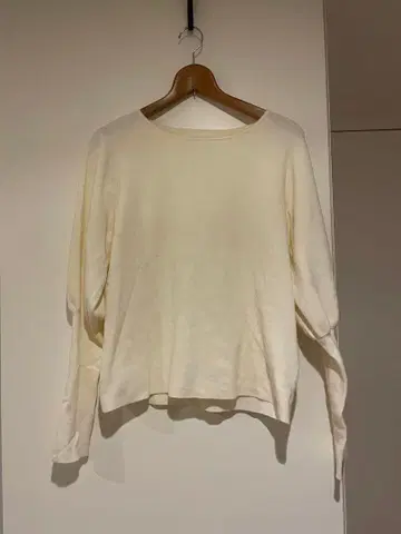 LAGUNAMOON 아이보리 벌룬 슬리브 니트