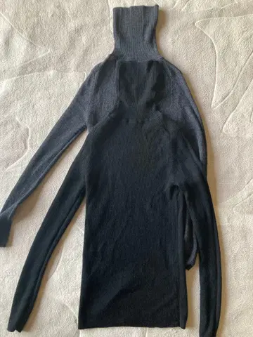 UNIQLO 100% 메리노 터틀넥 스웨터 S 블랙/그레이 2장