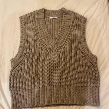 relume 베이지 V넥 니트 베스트