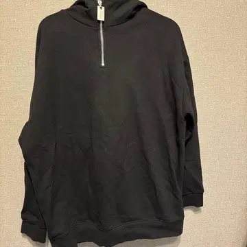 블랙 후드 부착 후드티 프론트 지퍼 부착