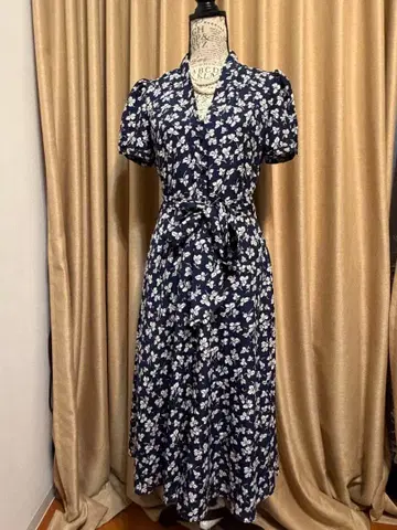 꽃무늬 네이비 반팔 원피스