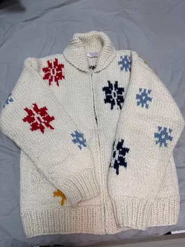 FROSTPROOF 두꺼운 원단 니트 스웨터 아이보리