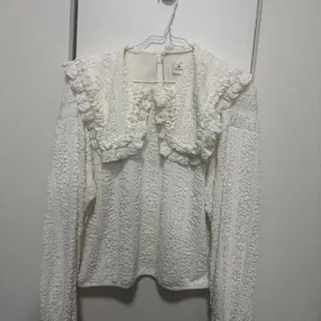 merry jenny 프릴 긴팔 블라우스