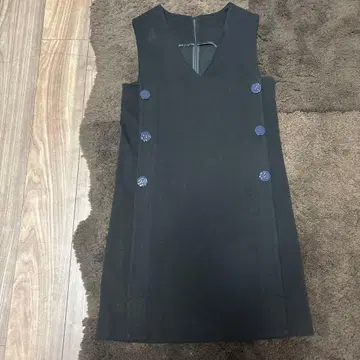 슬리브리스 V넥 원피스 사이즈 9