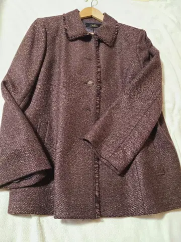 레리아 엠플러스 하우스 브라운 계열 테일러드 자켓 13+