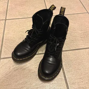 닥터마틴 부츠 블랙 사이즈 3 ( 22cm )