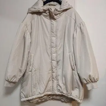 아나프 민피 후드 부착 아이보리 다운 자켓