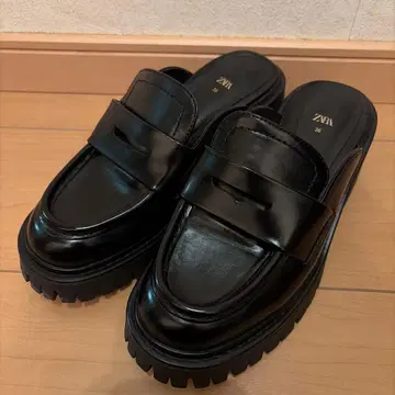 새상품급 ZARA 자라 뮬 코인 로퍼 통굽 힐 뮬 36