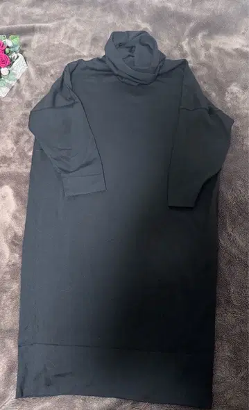 DAMA collection 블랙 터틀넥 원피스