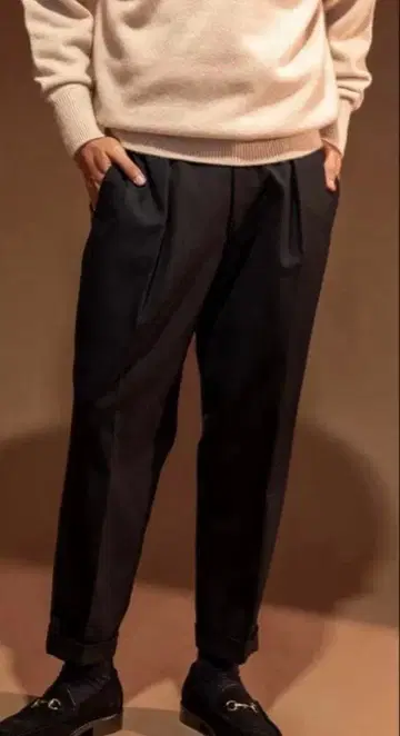 어반 리서치 ZUBON 원턱 와이드 테이퍼드 팬츠 차콜