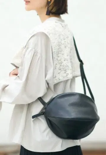 콜론 파우치 M 사이즈 가는 끈 (블랙)