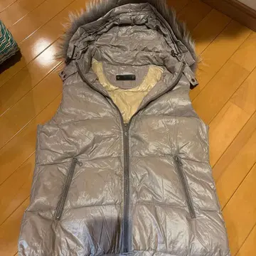 실버 퍼 다운 베스트