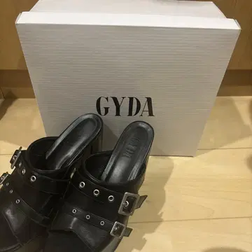 GYDA 블랙 하이힐 샌들