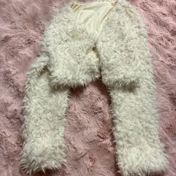 화이트 퍼 스타일 크롭 가디건 복슬복슬 보아