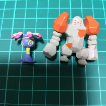 포켓몬 레지락 릴리라 피규어 세트