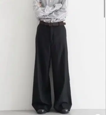 NEONSIGN Anatomic straight slacks BLACK