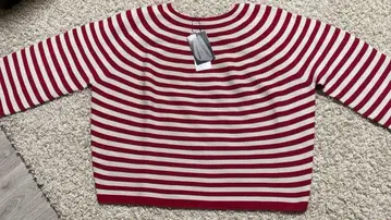 빨간색과 화이트 스트라이프 긴팔 니트탑 사이즈 XL