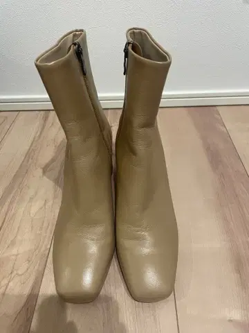 다이애나 스퀘어토 숏부츠 브라운 카멜 23.5cm 새상품급