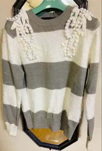 Adonisis 스트라이프 디자인 긴팔 니트 스웨터