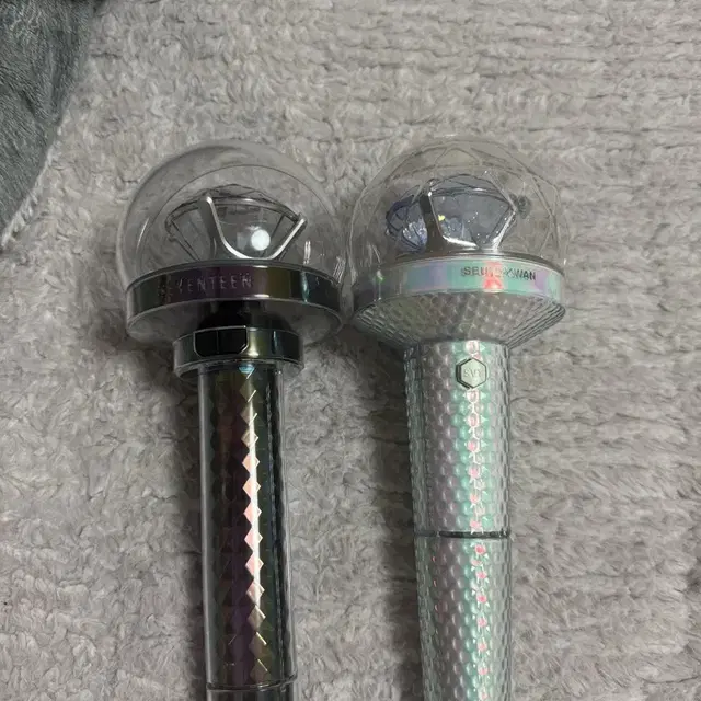 세븐틴 응원봉 ver.2 캐럿봉, ver.3 뉴럿봉 일괄 팔아요