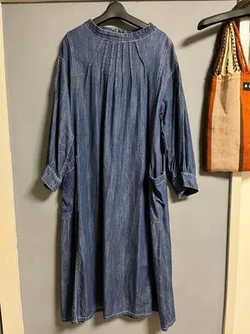 아코레 오라라 데님 플리츠 원피스