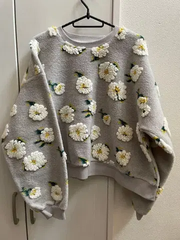 니코앤드 꽃무늬 슬라이버 풀오버