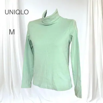 컨디션 최상 유니클로 터틀넥 스트레치 긴팔 상의 연한 그린 레이어드