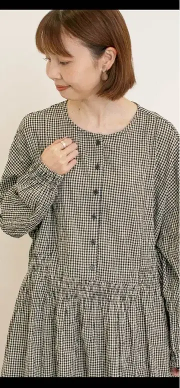 사만사 모스모스 셔링 절개 푹신 튜닉 블랙 프리 사이즈