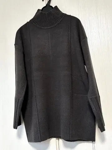 새상품 14500엔 CLOVE 하이넥 사이드 포켓 니트 야마다야