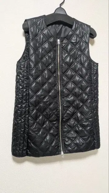 블랙 다운 베스트 퀼팅 디자인