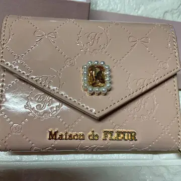 Madison de FLEUR 지갑 3단 폴더형 지갑 큐빅 포함