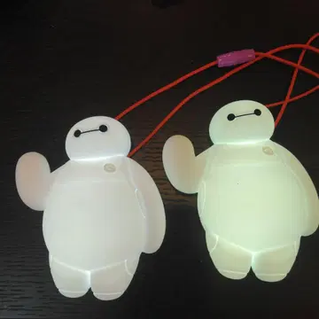 베이맥스 실리콘 스트랩 포함 2개 빛나는 디즈니랜드 예비 배터리 포함