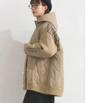 새상품 퀼팅 자카드 니트 절개 ZIP 후드티