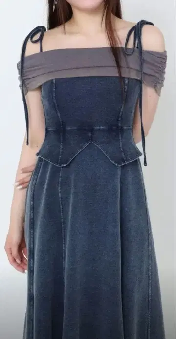 EATME 딥 슬릿 오프숄더 원피스