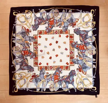 미사용품, 이탈리아제, 말과 기수 패턴 프린트 실크 대형 스퀘어 스카프